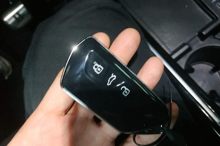 Used Volkswagen ID.6 X 2023 Pure Long-Range Version Vehicle Key