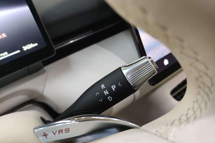 Used VOYAH Lantu Chiguang L 2026 Four-Wheel-Drive Ultra Gear Lever