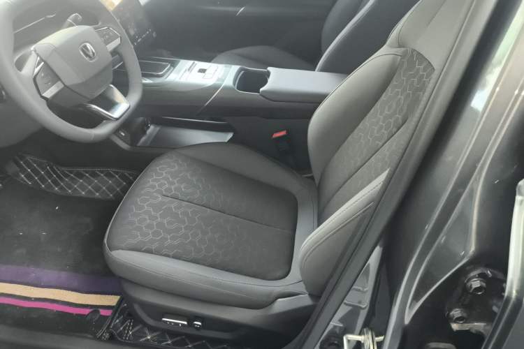 Used CHANGAN Eado PHEV 2025 Smart New Blue Whale 145KM High-Energy Edition
