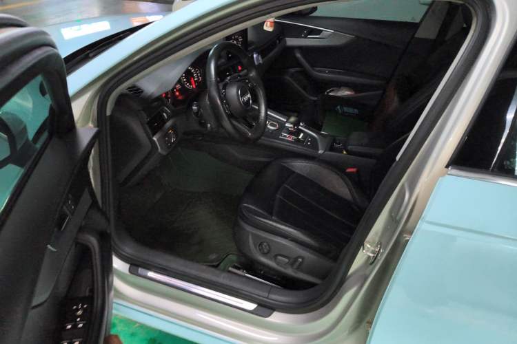 Used Audi A4L 2018 30th Anniversary Edition 30 TFSI Ambition Model