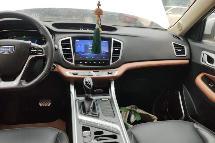 Used Geely Auto Vision X6 2019 1.4T CVT 4G Connected Luxury Version China VI Standard