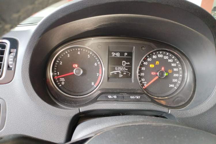 Used Volkswagen Polo 2016 1.6L Automatic Luxury Model Instrument Cluster