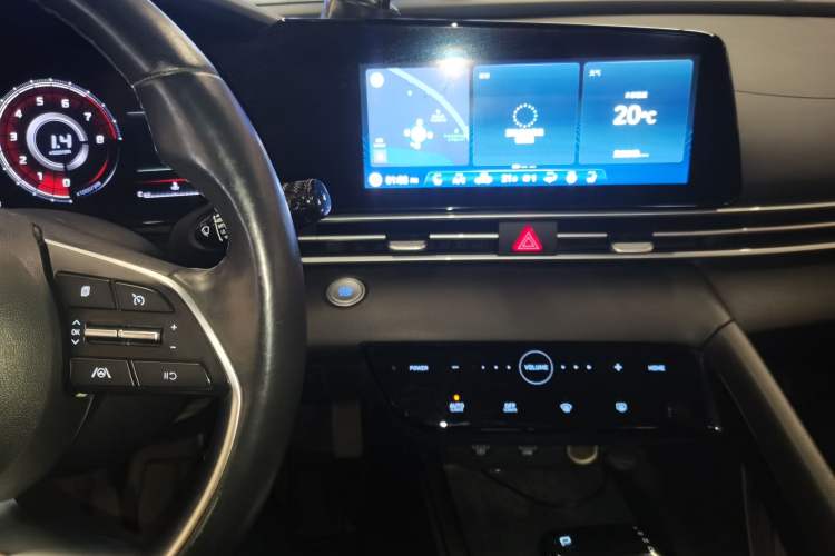 Used Hyundai Elantra 2021 1.5L CVT LUX Prestige Edition
