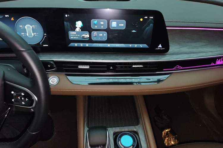 Used Chery Arrizo 8 2024 High-Performance Edition 2.0T DCT Powerfully Tuned Audio And AC Panel