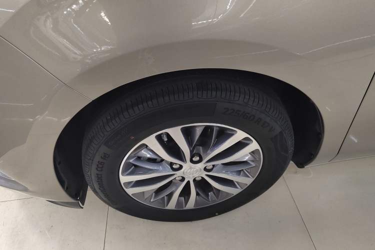 Used Buick GL8 2022 ES Landtrek 653T Comfort Edition