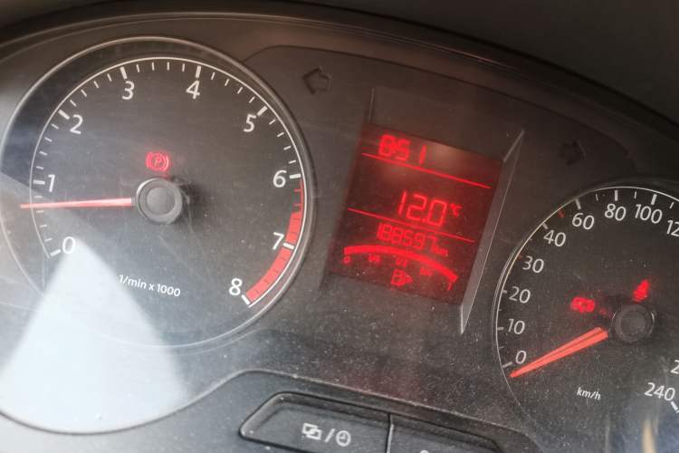 Used Volkswagen Santana 2015 1.6L Manual Fashion Edition