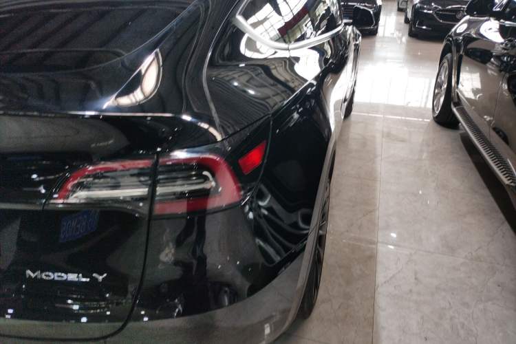 Used Tesla Model Y 2021 Standard Range Rear-Wheel Drive Version