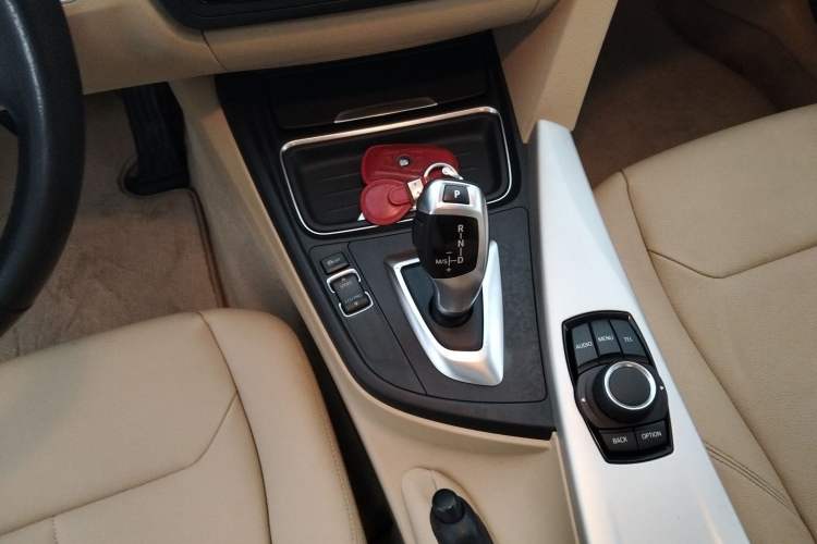 Used BMW 3 Series 2014 320i Active Edition
