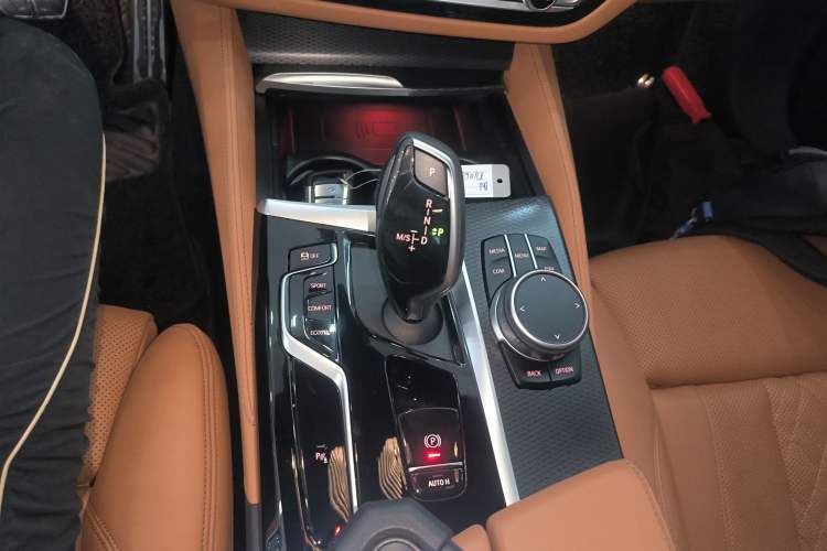 Used BMW 5 Series 2021 530i M Sport Package Gear Lever