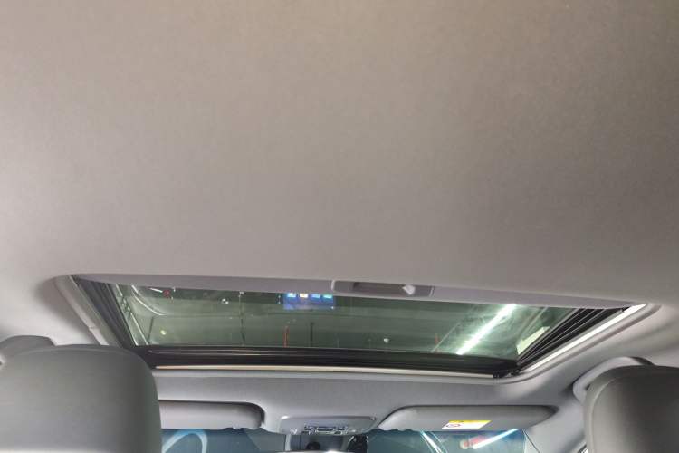 Used Toyota Avalon 2023 2.0L Premium Edition Headliner