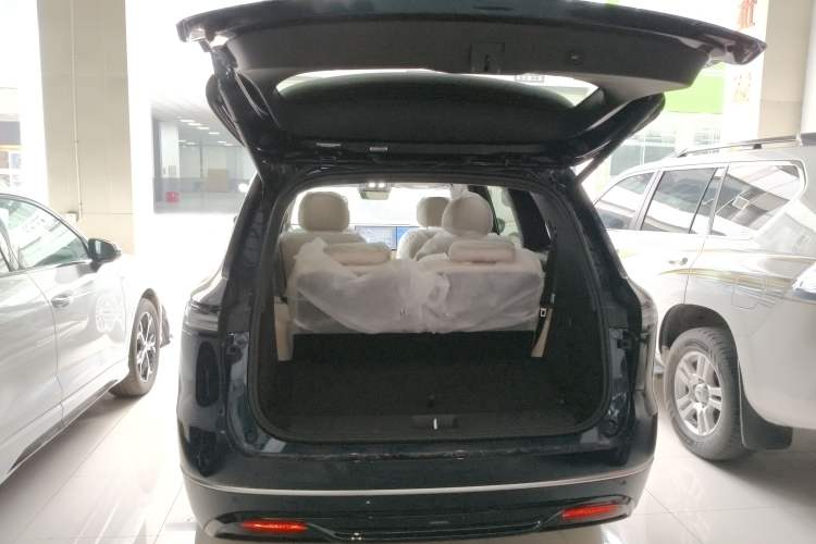 Used Deepal S09 2025 Four-Wheel Drive Ultra+ Custom Edition
