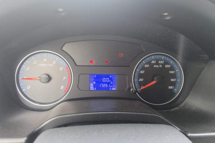 Used CHANGAN KAICHENG Shenqi F30 2018 1.5L Comfort Trim Short Wheelbase DAM15L Instrument Cluster