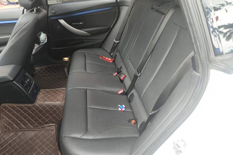 Used BMW 3 Series GT 2018 320i M Sport Edition Left Rear Seat