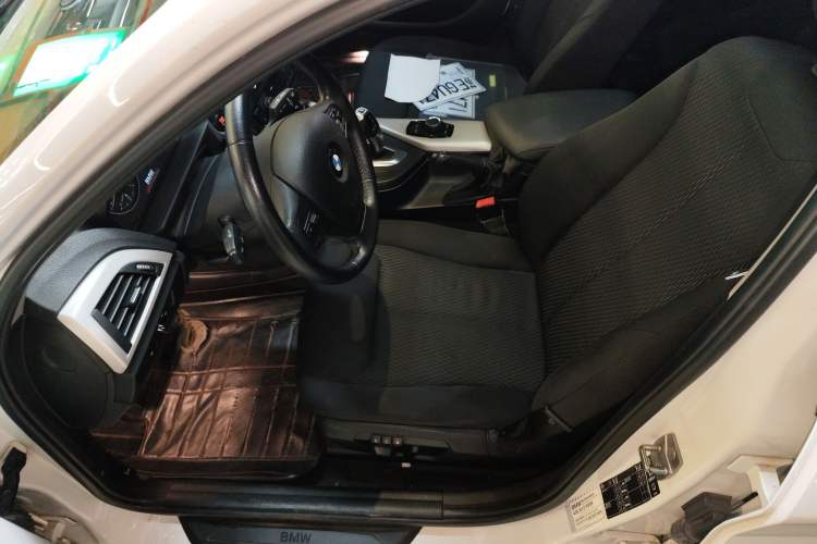 Used BMW 1 Series 2013 Facelifted 118i Leading Edition