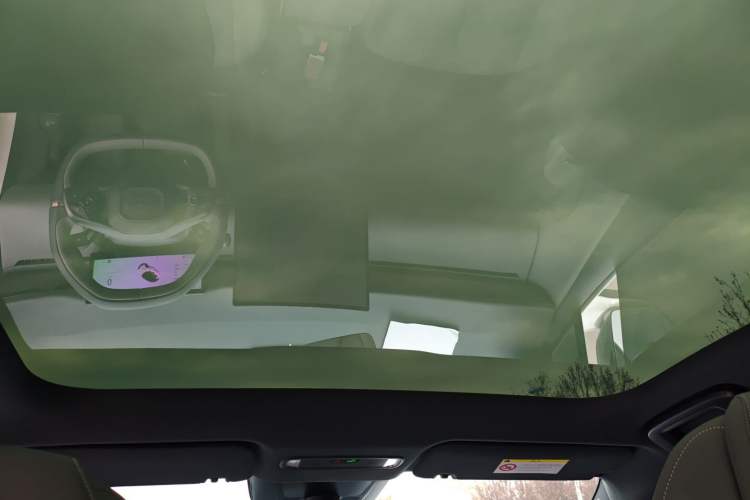 Used Lynk & Co Z20 2025 530 km Range Rear-Wheel Drive Pro Headliner