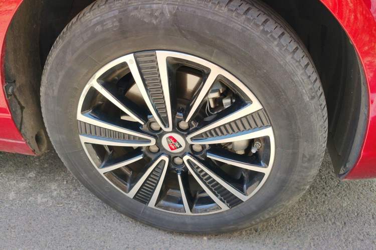 Used Roewe Ei5 2018 Internet Flagship Edition Right Front Wheel Hub