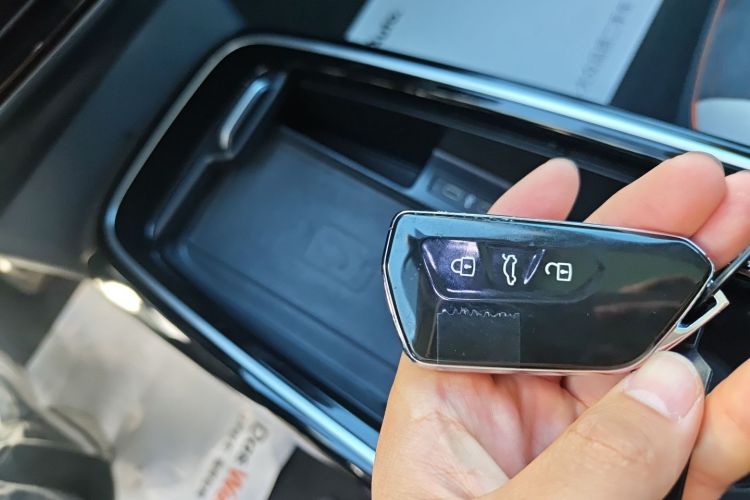 Used Volkswagen ID.6 CROZZ 2022 Long-Range PRO Edition
