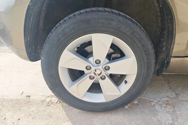 Used Skoda Yeti 2017 TSI280 DSG Car Enjoy Brothers Edition Right Rear Wheel Hub