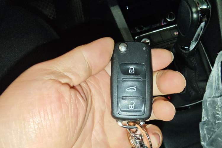 Used Volkswagen Sagitar 2017 230TSI Automatic Luxury Edition
