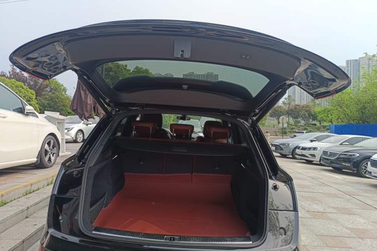 Used Audi Q5L 2025 quattro 45th Anniversary Edition 40 TFSI Luxury Dynamic Model Trunk