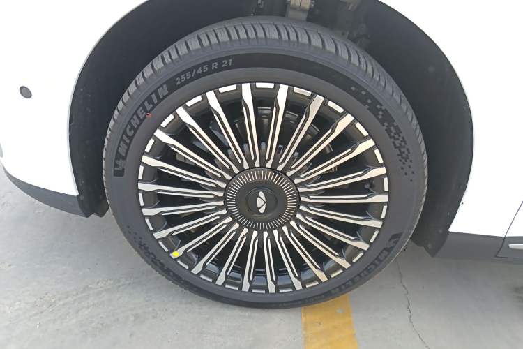 Used Chery T11 2026 Model 220 All-Wheel Drive Dual IMAX Theater Edition
