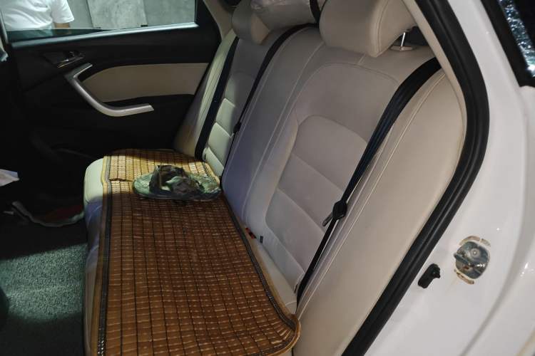 Used CHANGAN Alsvin V7 2016 1.6L Automatic Enjoyment Model China V Standard
