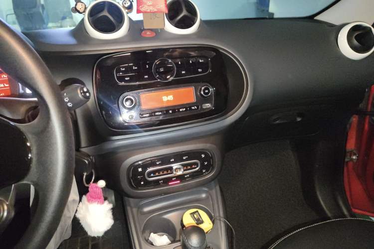 Used smart forfour 2016 1.0L 52 kW Dynamic Edition
