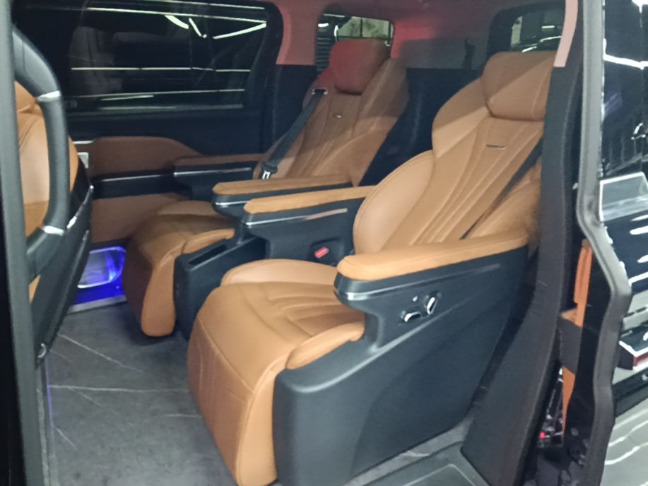 Hongqi HQ9 PHEV 2024 2.0T Four-Wheel Drive Business Edition — снимка 20