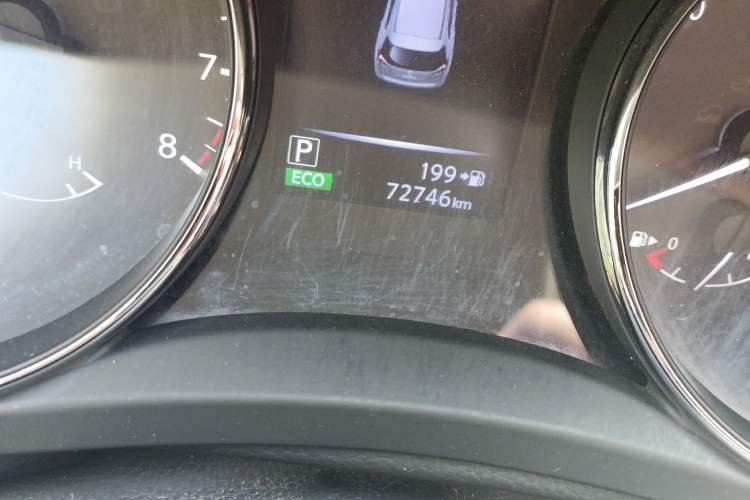 Used Nissan X-Trail 2017 2.0L CVT Comfort Edition 2WD Odometer Close Up