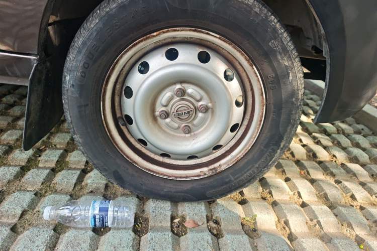 Used Jinbei Hiace X30 2022 1.5L Business-Class Central Air-Conditioned Coach China VI Standard SWC15M Right Front Wheel Hub