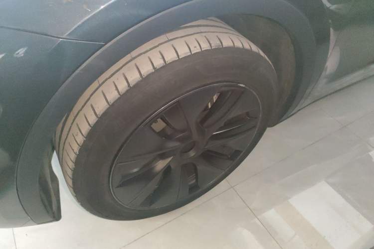 Used Tesla Model Y 2024 Long-Range All-Wheel-Drive Version