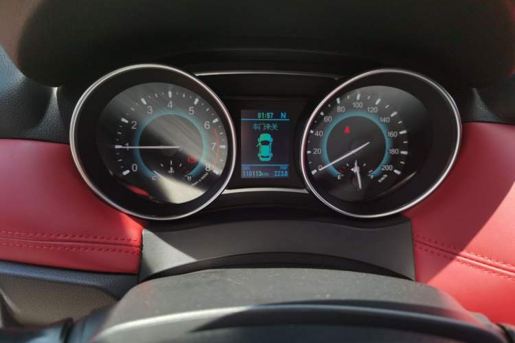 Used Haval H1 2015 1.5L AMT Urban Model Odometer Close Up