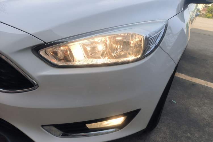 Used Ford Focus 2017 Hatchback 1.6L Automatic Fashion Edition Smart Drive Version
