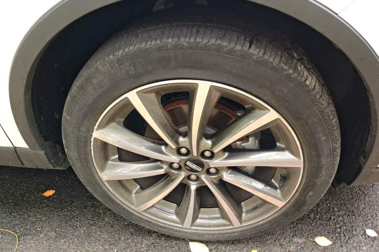 Used Lincoln Corsair 2022 2.0T Four-Wheel Drive Prestige Edition Right Front Wheel Hub