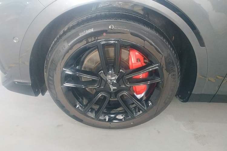 Used VOYAH FREE 2025 318 259 km All-Wheel-Drive Exploration Edition