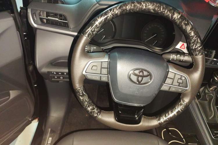 Used Toyota SIENNA 2024 2.5L Hybrid Four-Wheel Drive Prestige Edition
