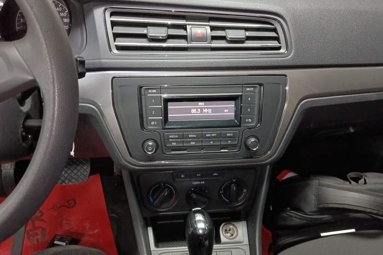 Used Volkswagen Lavida 2019 Lavida Start 1.5L Automatic Trendy Version China VI Standard Audio And AC Panel