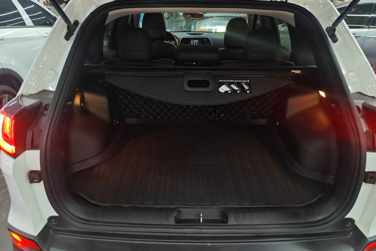 Used Jeep Cherokee 2019 2.0T Two-Wheel Drive Smart Enjoyment Version China VI