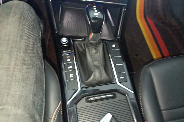 Used Volkswagen Passat 2021 330TSI Elite Edition Gear Lever