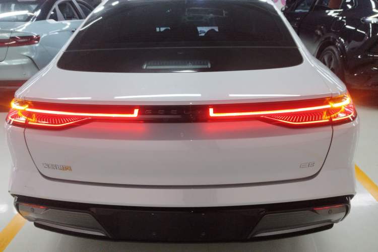 Used Geely Galaxy E8 2025 575 km Intelligent Driving Edition
