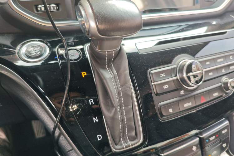 Used GAC Trumpchi M8 2020 390T Deluxe Edition Gear Lever