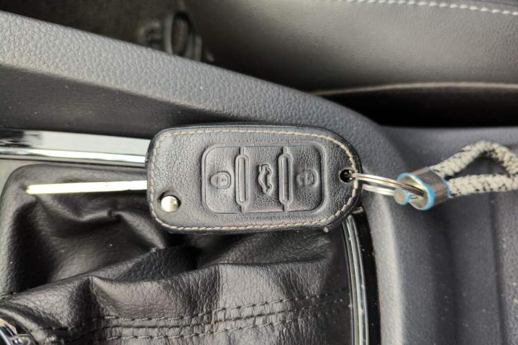 Used Volkswagen Sagitar 2015 1.6L Automatic Comfort Model Vehicle Key