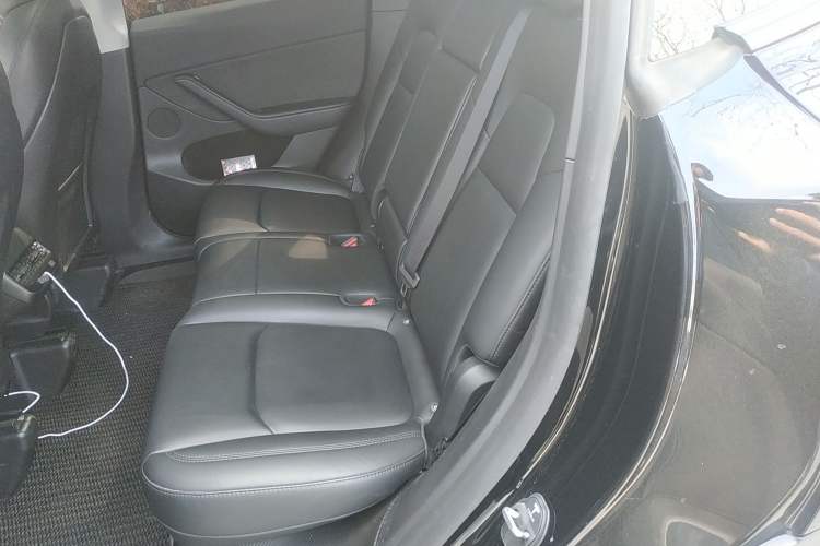 Used Tesla Model Y 2023 Rear-Wheel-Drive Version
