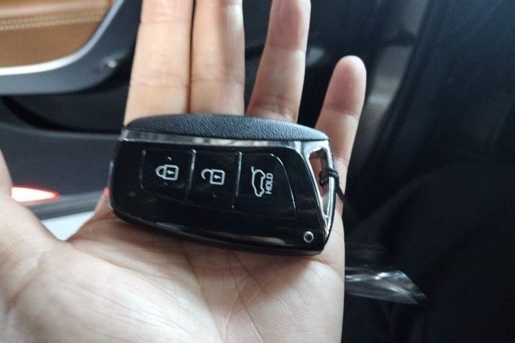 Used Hyundai Santa Fe 2017 2.0T Automatic Two-Wheel Drive Smart Version 7 Seats
