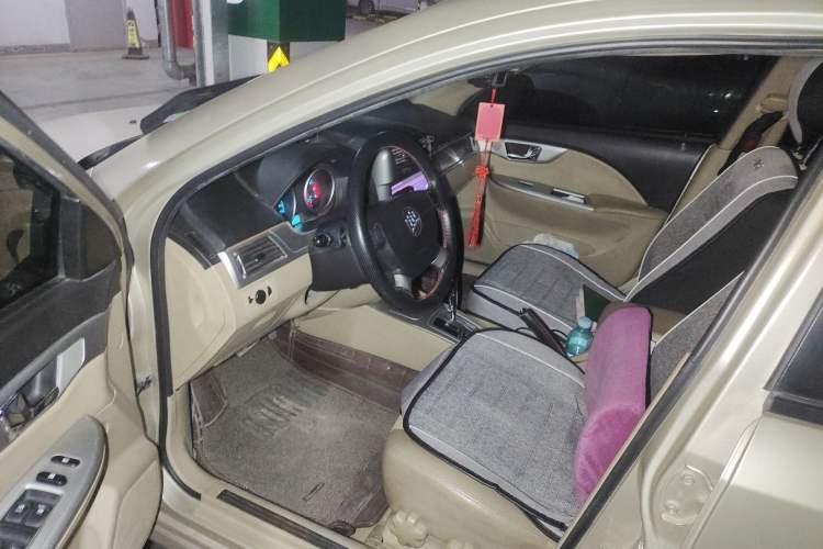 Used Buick Excelle 2013 1.5L Automatic Classic Model
