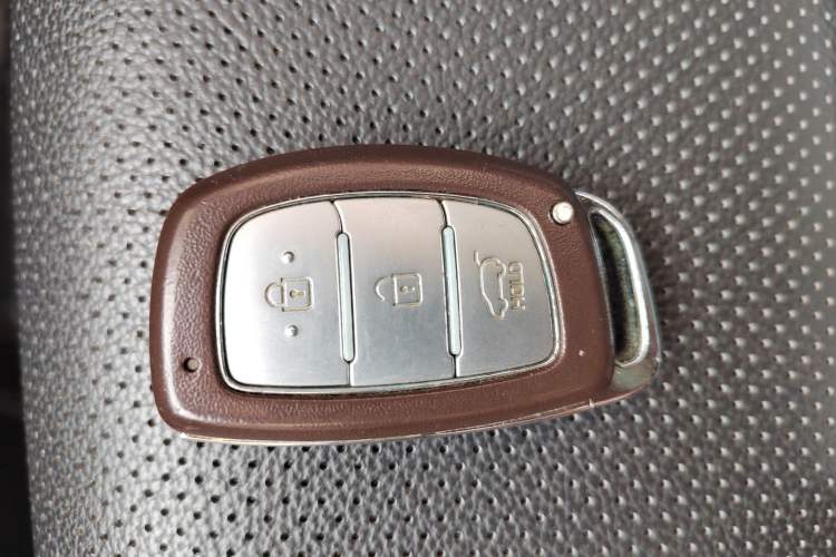 Used Hyundai ix25 2015 1.6L Automatic Two-Wheel Drive Smart GLS Trim Vehicle Key