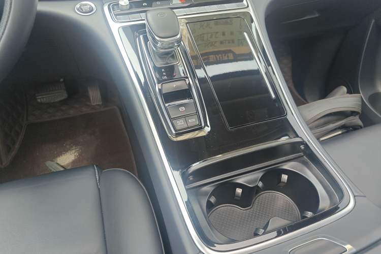 Used GAC Trumpchi M8 2021 Lingxiu Series 390T Ultimate Edition Gear Lever