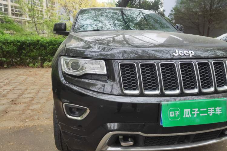 Used Jeep Grand Cherokee 2015 3.6L Luxury Navigation Edition Right Front Headlight