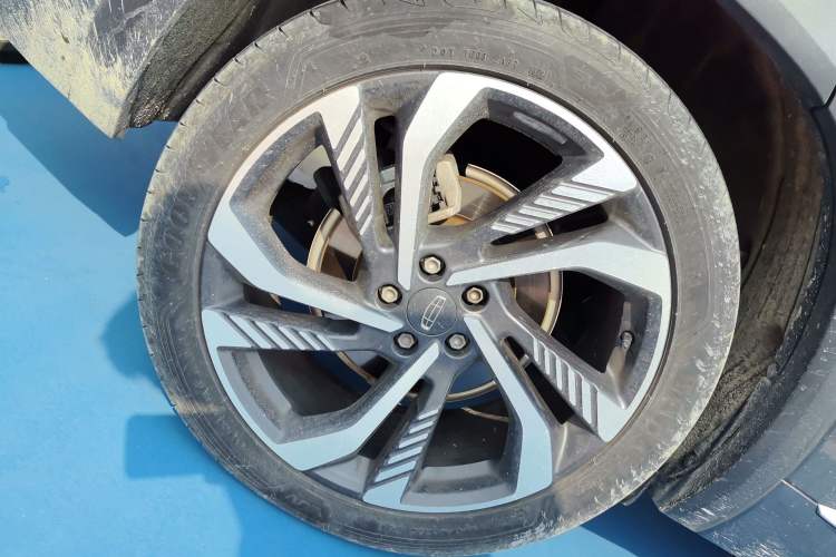 Used Geely Auto Monjaro L 2021 2.0TD DCT EVO Two-Wheel Drive Smart Luxury Version Right Rear Wheel Hub