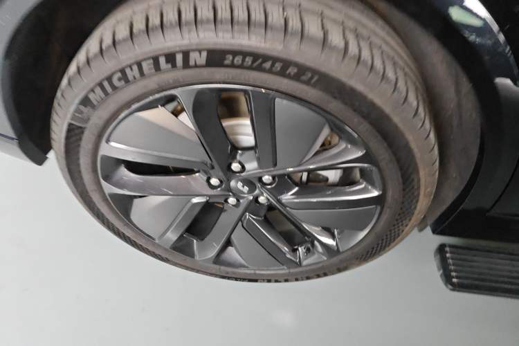 Used Li Auto L9 2024 Ultra Model Right Rear Wheel Hub